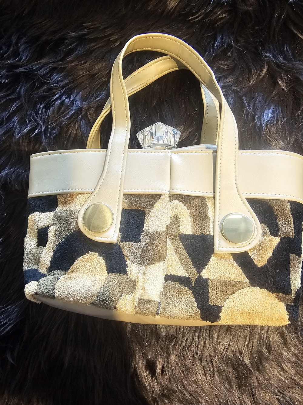 Vintage Tapestry Carpetbag Handbag With Geometric Lucite Accent Closure - Picture 2 of 6